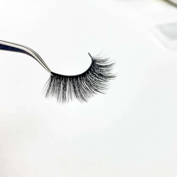 Sophia 5D Glamour Volume False Eyelashes - Picture 14 of 15